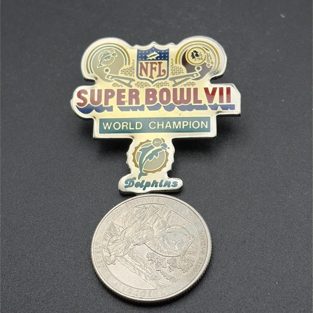 Super Bowl VII Miami Dolphins Washington Redskins‎ NFL Football Lapel Hat Pin